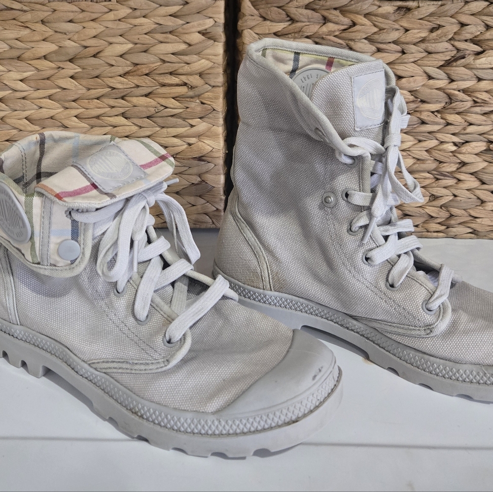 Palladium Gray Combat Boots with Plaid Lining - Picture 4 of 9